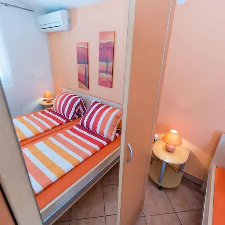 In - Insel 41250 Apartamento *